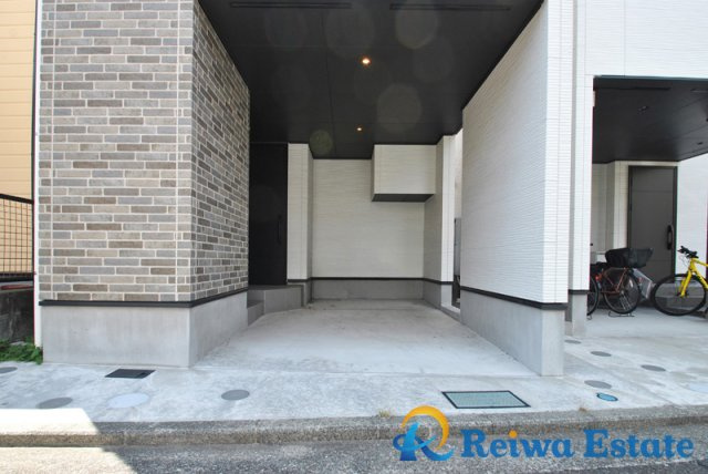 中古戸建　茅ヶ崎市浜之郷の駐車場|お車を所有される方に嬉しいカースペース。
