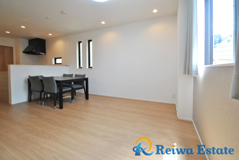 中古戸建　茅ヶ崎市浜之郷の居間・リビング|長時間過ごす場所だからこそ、ほっと落ち着く安心感のある場所にしたいですね。