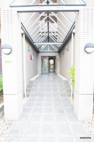 メロディーハイム淡路　仲介手数料無料のエントランス