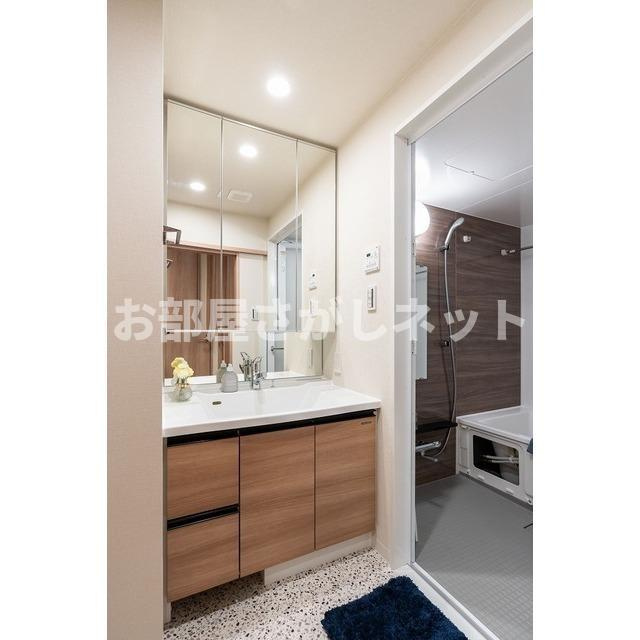 市谷台町坂フロント【高級賃貸・ブランドマンション】の独立洗面台