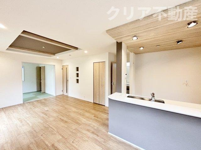 【居間・リビング】 | みどり市大間々新築2期2号棟　駅徒歩3分、並列3台！