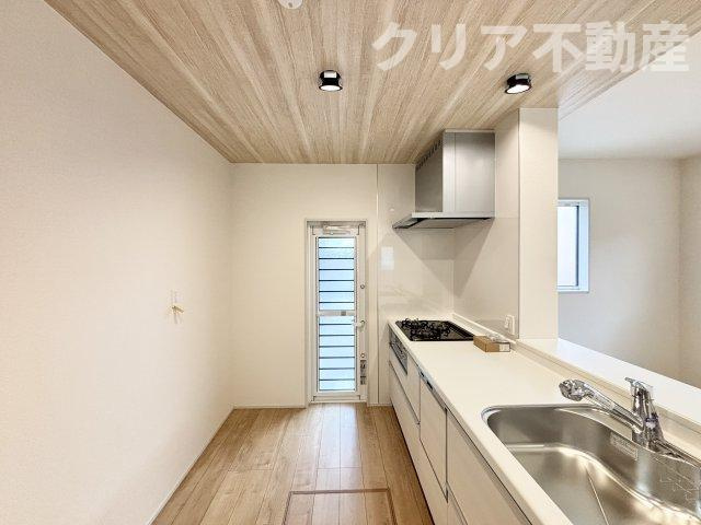 【キッチン】 | みどり市大間々新築2期2号棟　駅徒歩3分、並列3台！