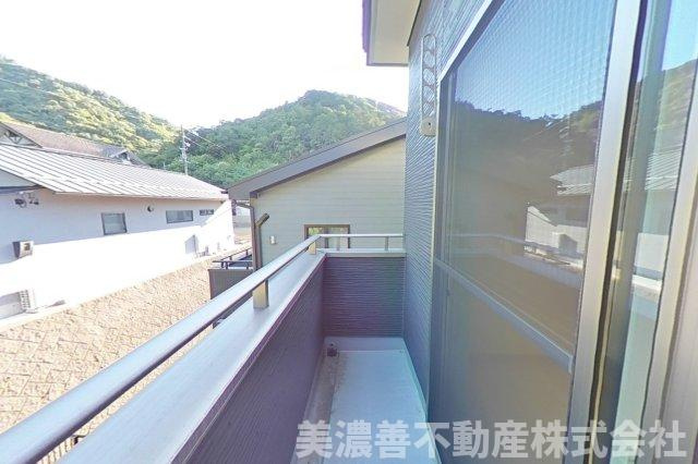 ６７０７３　岐阜市大洞緑山未使用住宅のバルコニー