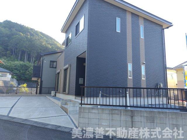６７０７３　岐阜市大洞緑山未使用住宅の外観