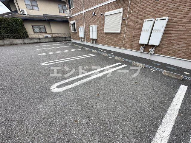 シュティルＡの駐車場|高崎、前橋のお部屋探しはエンドスケープまで！お客様の理想お聞かせ下さい♪