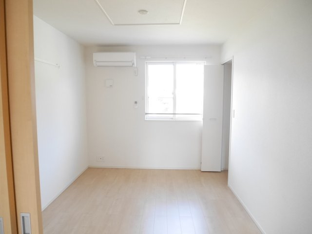 ザ・カルムスペース　ササヤマ2の洋室
