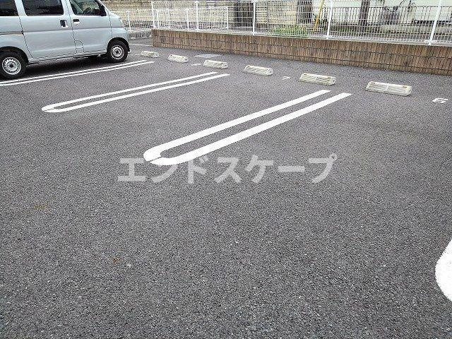 ヴィラ　フォレストＢの駐車場|高崎、前橋のお部屋探しはエンドスケープまで！お客様の理想お聞かせ下さい♪