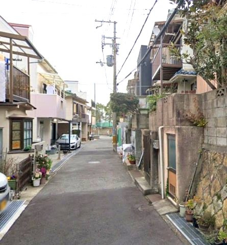 上池田1丁目の前面道路含む現地写真|落ち着いたくらしをかなえる閑静な住宅街。