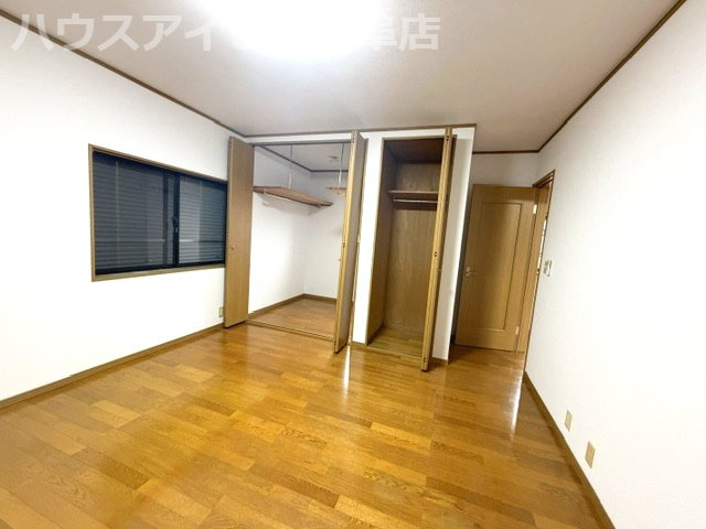 揖斐郡大野町！築25年！リフォーム済み！お車普通車4台可能！小中学校徒歩15分圏内！の洋室|揖斐郡大野町！築25年！リフォーム済み！お車普通車4台可能！小中学校徒歩15分圏内！
