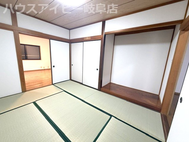 揖斐郡大野町！築25年！リフォーム済み！お車普通車4台可能！小中学校徒歩15分圏内！の和室|揖斐郡大野町！築25年！リフォーム済み！お車普通車4台可能！小中学校徒歩15分圏内！
