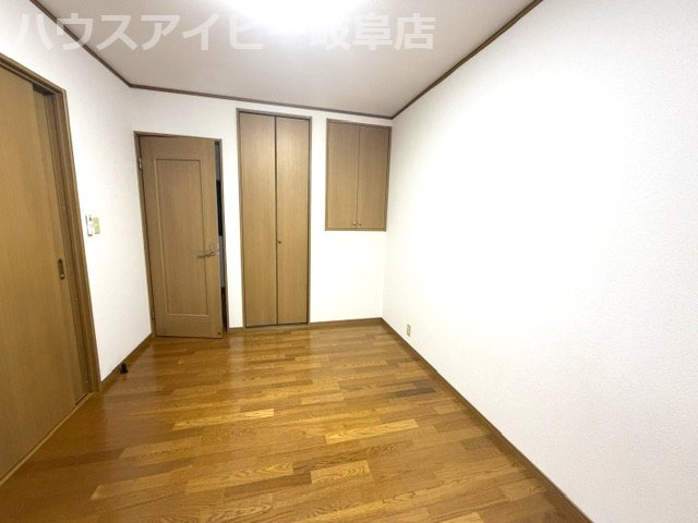 揖斐郡大野町！築25年！リフォーム済み！お車普通車4台可能！小中学校徒歩15分圏内！の洋室|揖斐郡大野町！築25年！リフォーム済み！お車普通車4台可能！小中学校徒歩15分圏内！