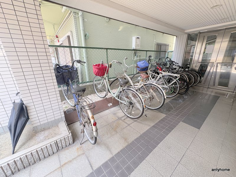 クラウンハイム新高　仲介手数料無料のロビー