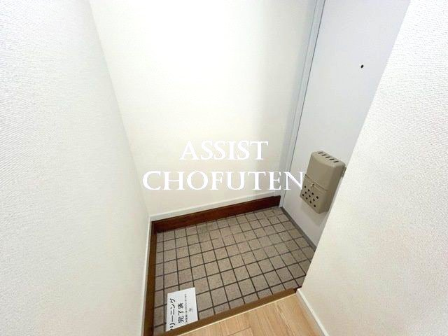 調布ＦＴビルの玄関