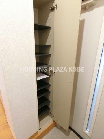 ワコーレヴィアーノ須磨月見山本町の収納