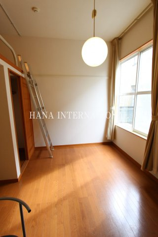 レオパレス日吉町の居間・リビング