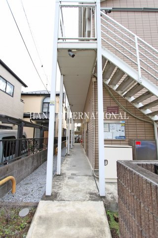 レオパレス日吉町のエントランス