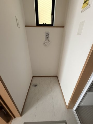 【完成】北区西が丘２丁目　新築戸建のランドリースペース