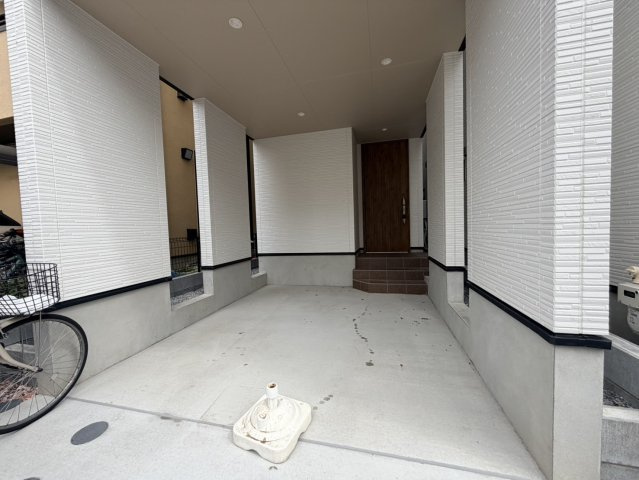 【完成】北区西が丘２丁目　新築戸建の玄関