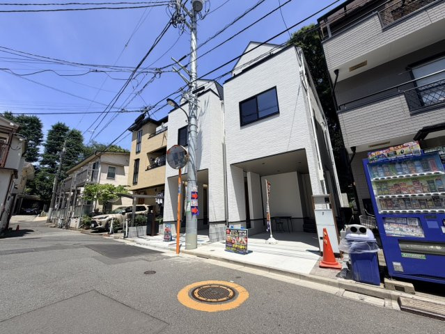 【完成】北区西が丘２丁目　新築戸建の前面道路含む現地写真