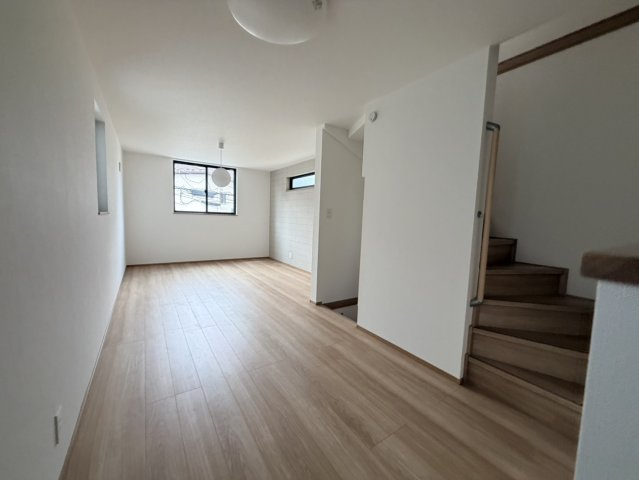 【完成】北区西が丘２丁目　新築戸建の居間・リビング
