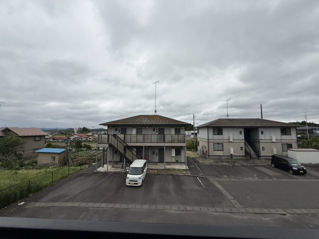 ストークホームⅢの駐車場