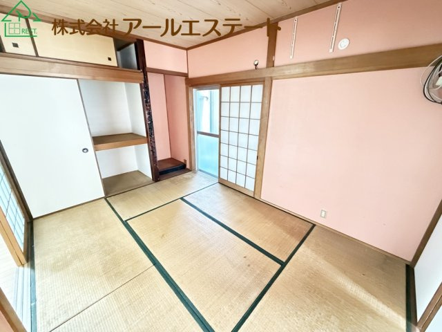 加古川市別府町別府　　　山陽電鉄「別府駅」徒歩6分の和室|※室内リフォーム前画像となります。(2026/8/10　撮影)　
リフォーム後、さらに美しい室内に仕上げてからのお引渡しです！