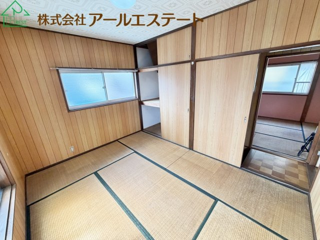 加古川市別府町別府　　　山陽電鉄「別府駅」徒歩6分の寝室|※室内リフォーム前画像となります。(2026/8/10　撮影)　
リフォーム後、さらに美しい室内に仕上げてからのお引渡しです！