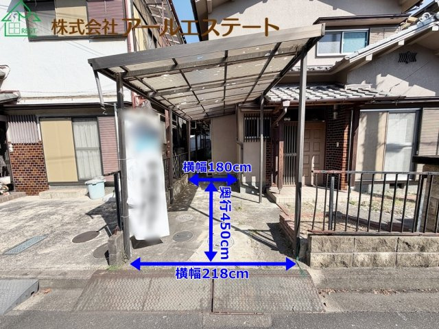 加古川市別府町別府　　　山陽電鉄「別府駅」徒歩6分の駐車場|※外装リフォーム前画像となります。(2026/8/10　撮影)　
車庫は拡張工事を行います