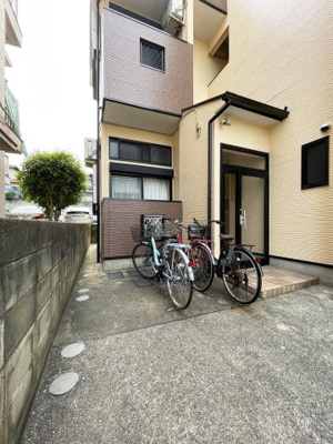 【その他共用部分】 | ピュア茶山弐番館 | 駐輪スペースがあります