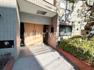 【エントランス】 | 落ち着いたエントランスです