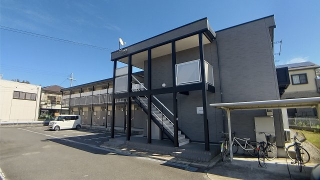 レオパレス中央公園の外観