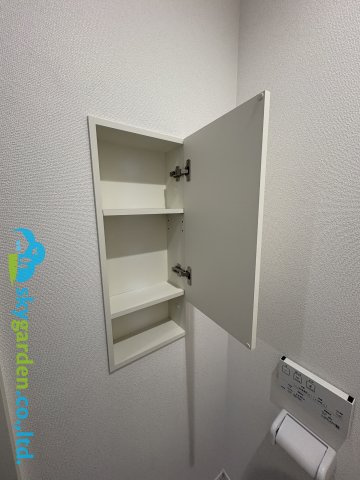 茅ヶ崎市室田５期　新築戸建　全２棟１号棟の収納|トイレ内の便利な壁収納