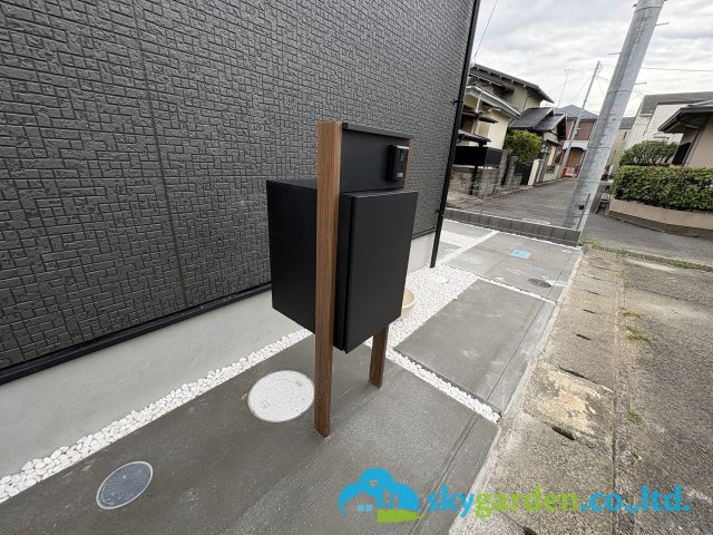 茅ヶ崎市室田５期　新築戸建　全２棟１号棟のその他|宅配ボックスあります
