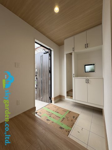 茅ヶ崎市室田５期　新築戸建　全２棟１号棟の玄関|玄関ホールの様子