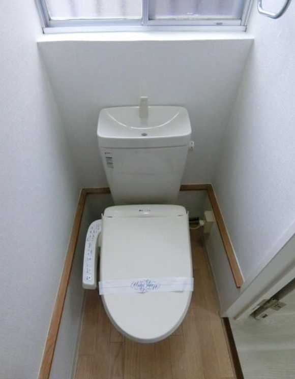 野沢1丁目貸家　和室　追焚　ファミリー向けのトイレ