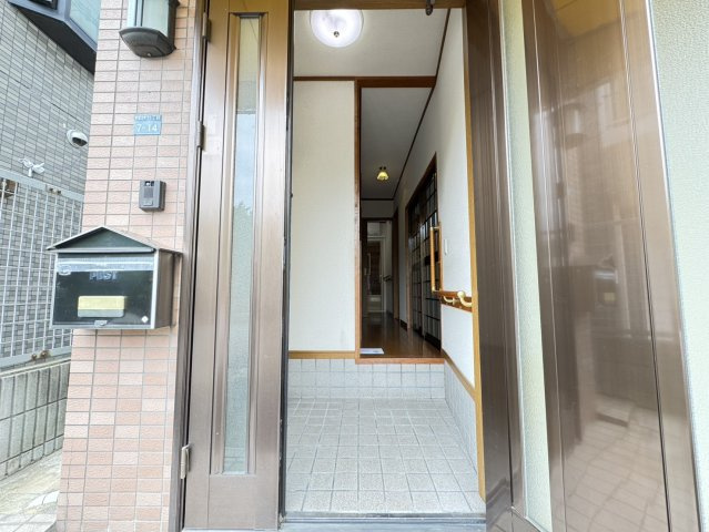 岩屋北町1丁目貸家のエントランス