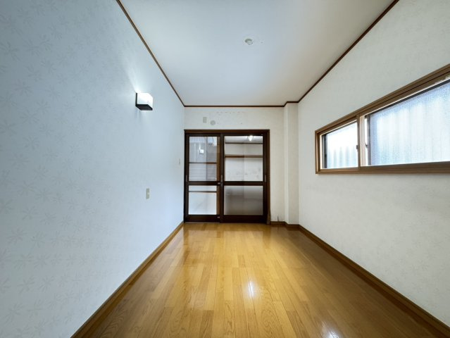 岩屋北町1丁目貸家の居間・リビング