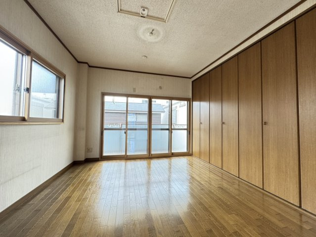 岩屋北町1丁目貸家の居間・リビング