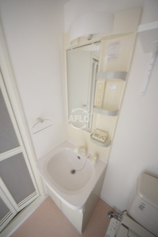 LUXE難波EASTの洗面所|ＬＵＸＥ難波ＥＡＳＴ　洗面台