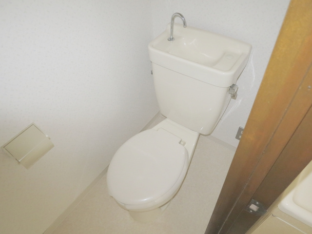 エミール三田のトイレ|洋式トイレ。