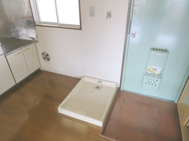 エミール三田のその他|室内洗濯機置き場。