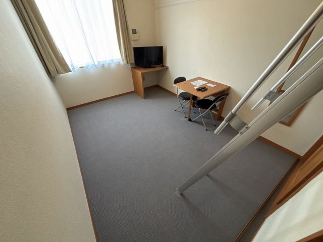 レオパレスルミエール 