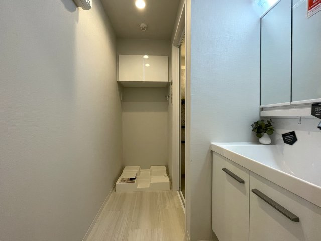 プランナー監修の超人気仕様で最上階！！エレベーターはもちろんのコト、オートロックも当たり前！！眺望も良く、陽当りもナイスな『ナイスアーバン上星川』リノベーションの脱衣所