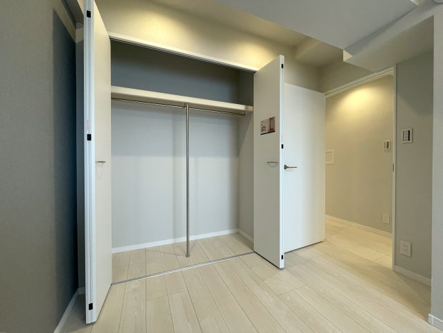 プランナー監修の超人気仕様で最上階！！エレベーターはもちろんのコト、オートロックも当たり前！！眺望も良く、陽当りもナイスな『ナイスアーバン上星川』リノベーションの収納|便利な収納スペースです