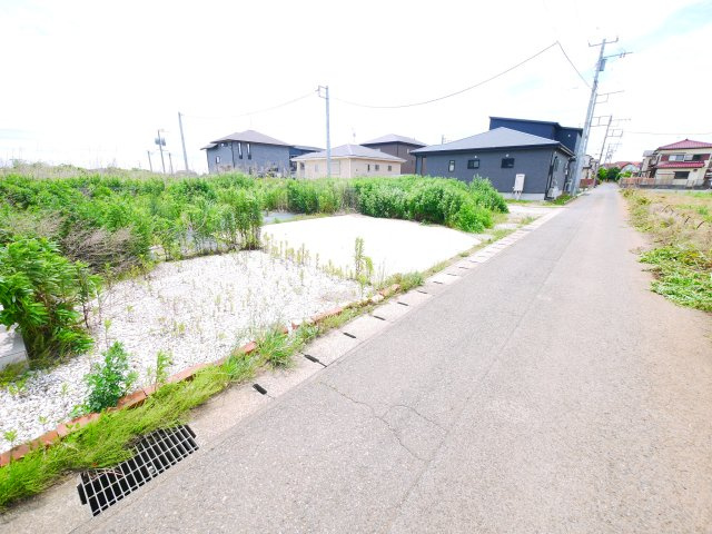 八街市朝日　中古戸建の庭|令和5年3月築敷地約66坪オール電化 太陽光発電パネル駐車4台分スペーススーパーカスミ徒歩約16分 