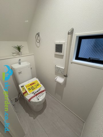 茅ヶ崎市室田５期　新築戸建　全２棟２号棟のトイレ|シンプルで使いやすいトイレです