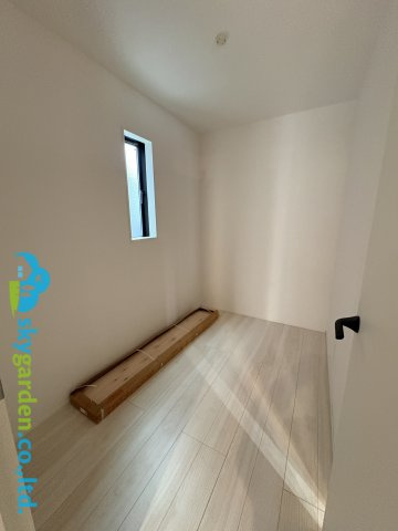 茅ヶ崎市室田５期　新築戸建　全２棟２号棟の収納|キッチンそばのユーティリティー