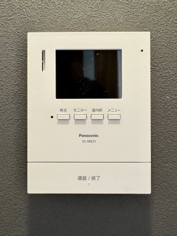 ニューライフ浜松II　壱番館の防犯設備|モニター付インターホンで訪問者の確認ができます。家族は安心できますね。