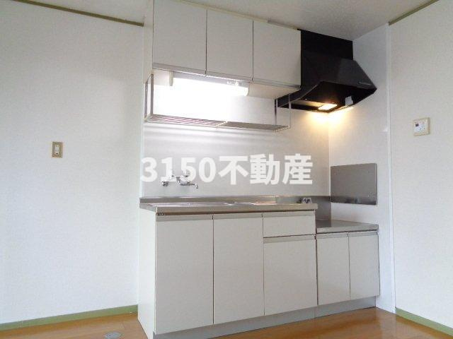 レジデンスマツバラのキッチン|コンパクトなキッチンで掃除もラクラク
