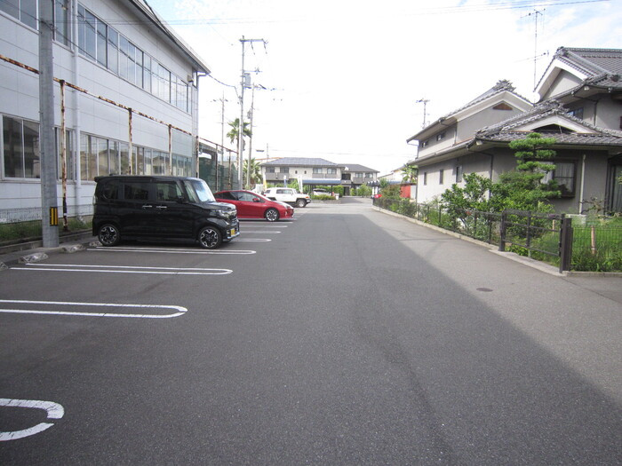 D-roomオーク　A棟の駐車場